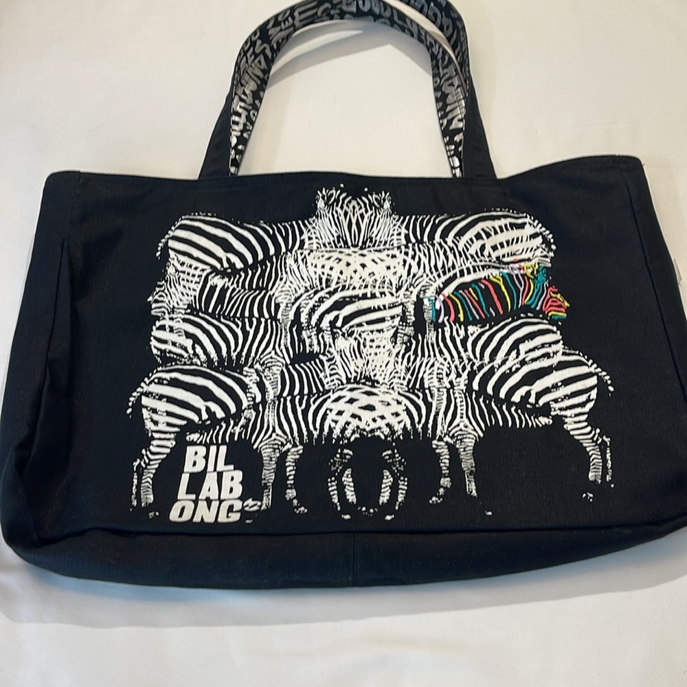 Billabong Black and White REVERSIBLE Tote Bag - Picture 6 of 6